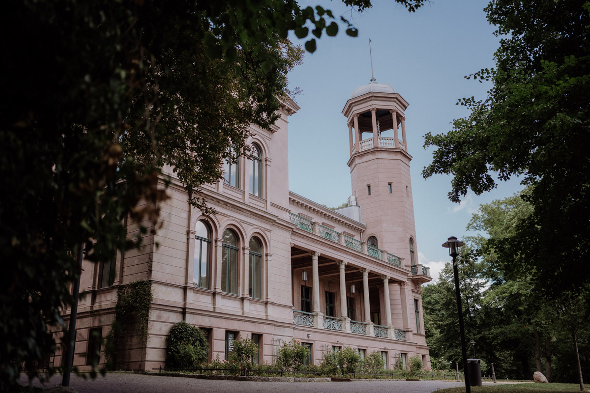 Außenaufnahme Schloss Biesdorf zur Berlin Hochzeit