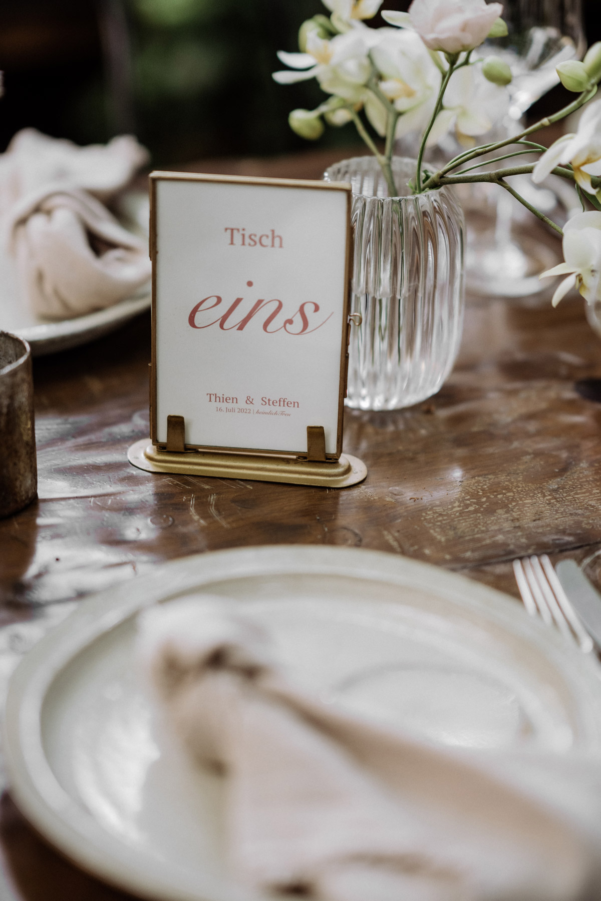 Tischdekoration Hochzeit mit Nummerierung