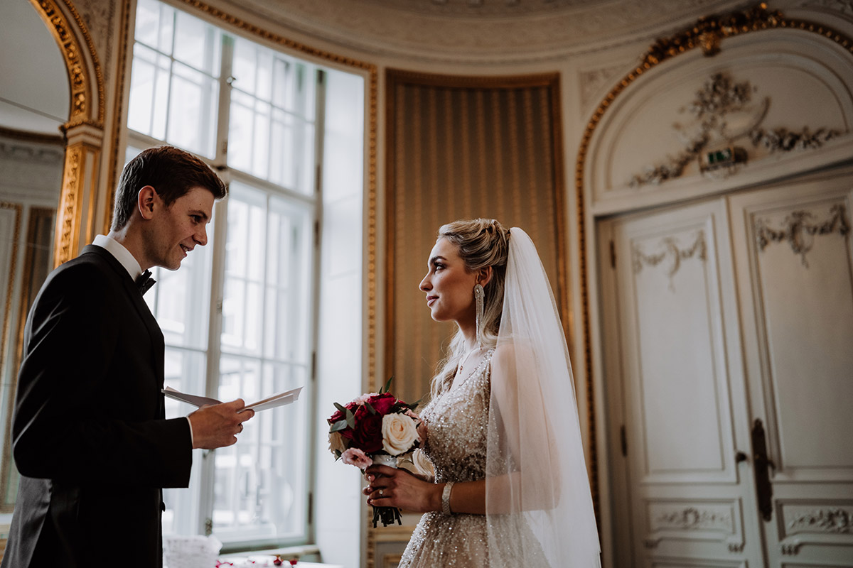 Bräutigam bedankt sich