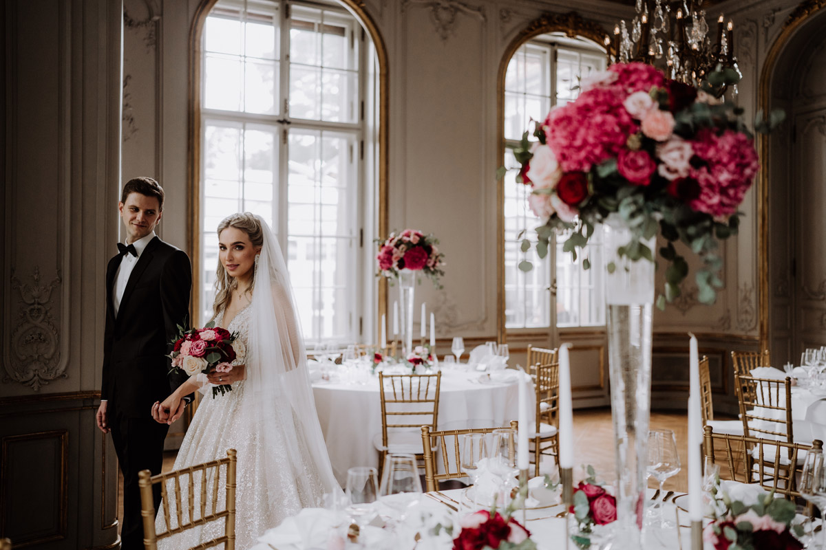 Musikzimmer mit Hochzeitspaar