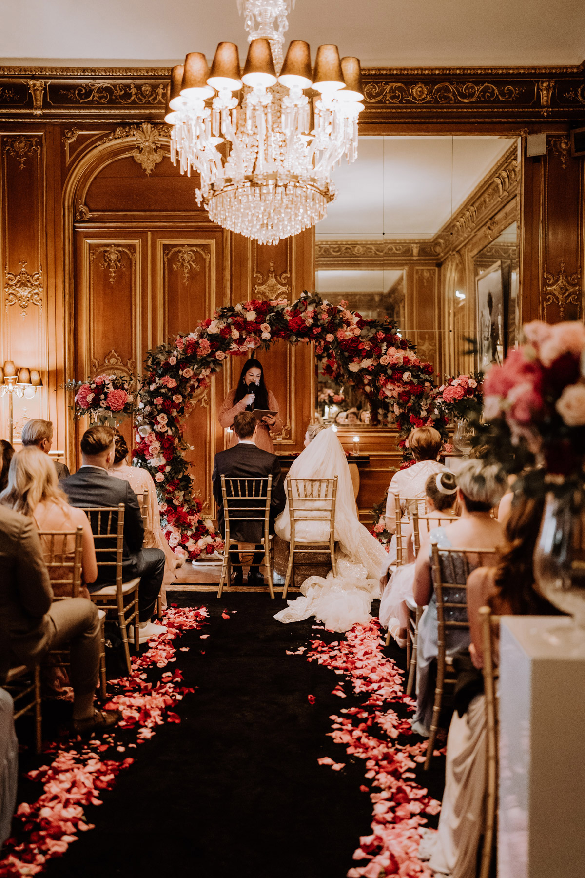 Schlosshotel Berlin Grunewald Hochzeit mit freier Trauung bei Regen