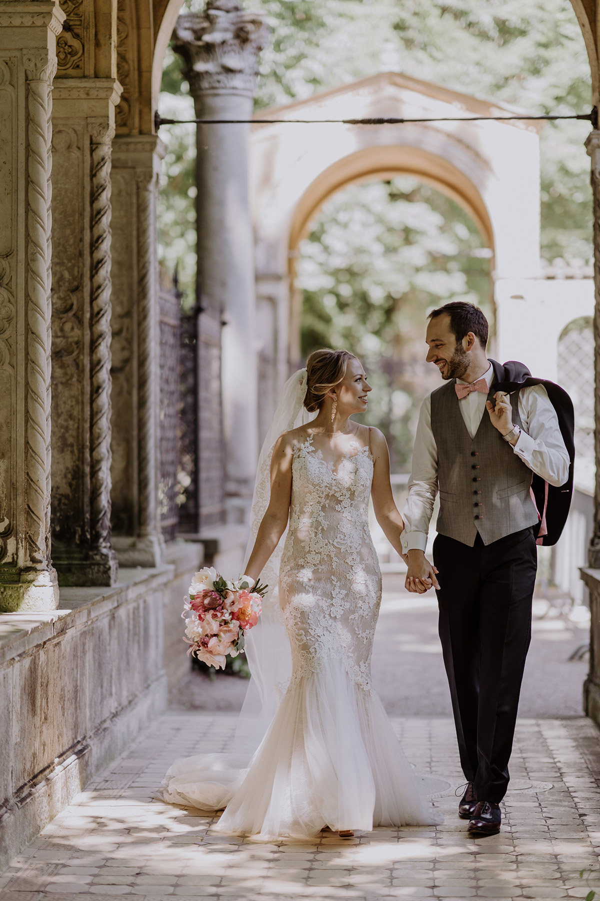 Elegante Hochzeitslocation für Brautpaar-Fotoshooting: Schloss Glienicke in Potsdam
