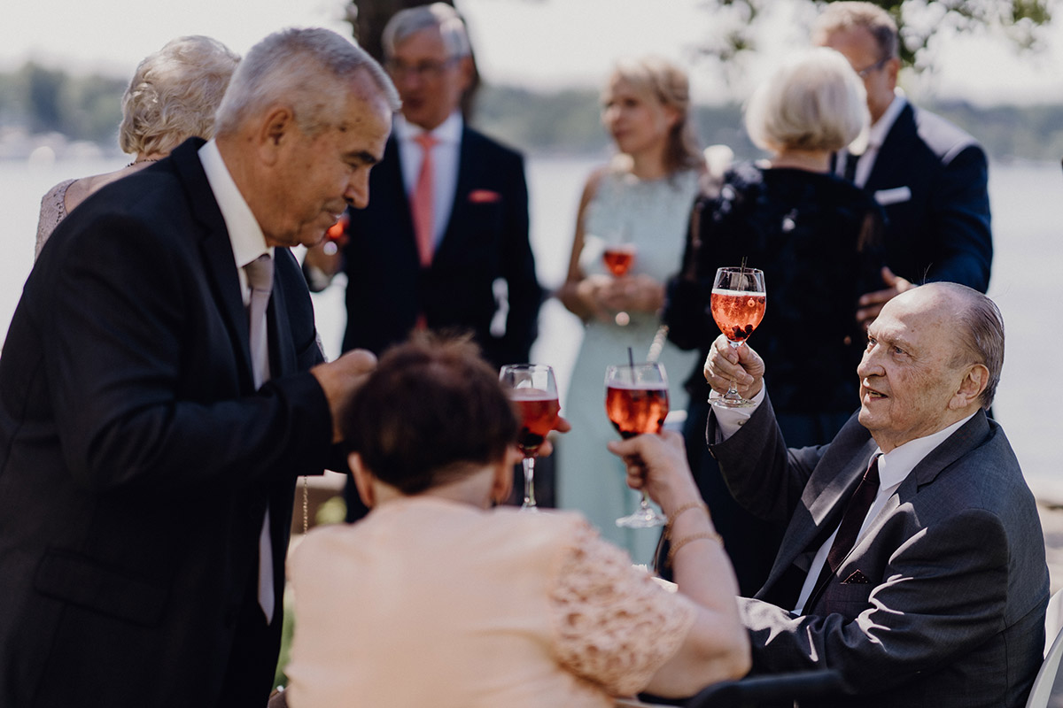 Gästehaus Blumenfisch: Sektempfang im Freien bei schönstem Wetter