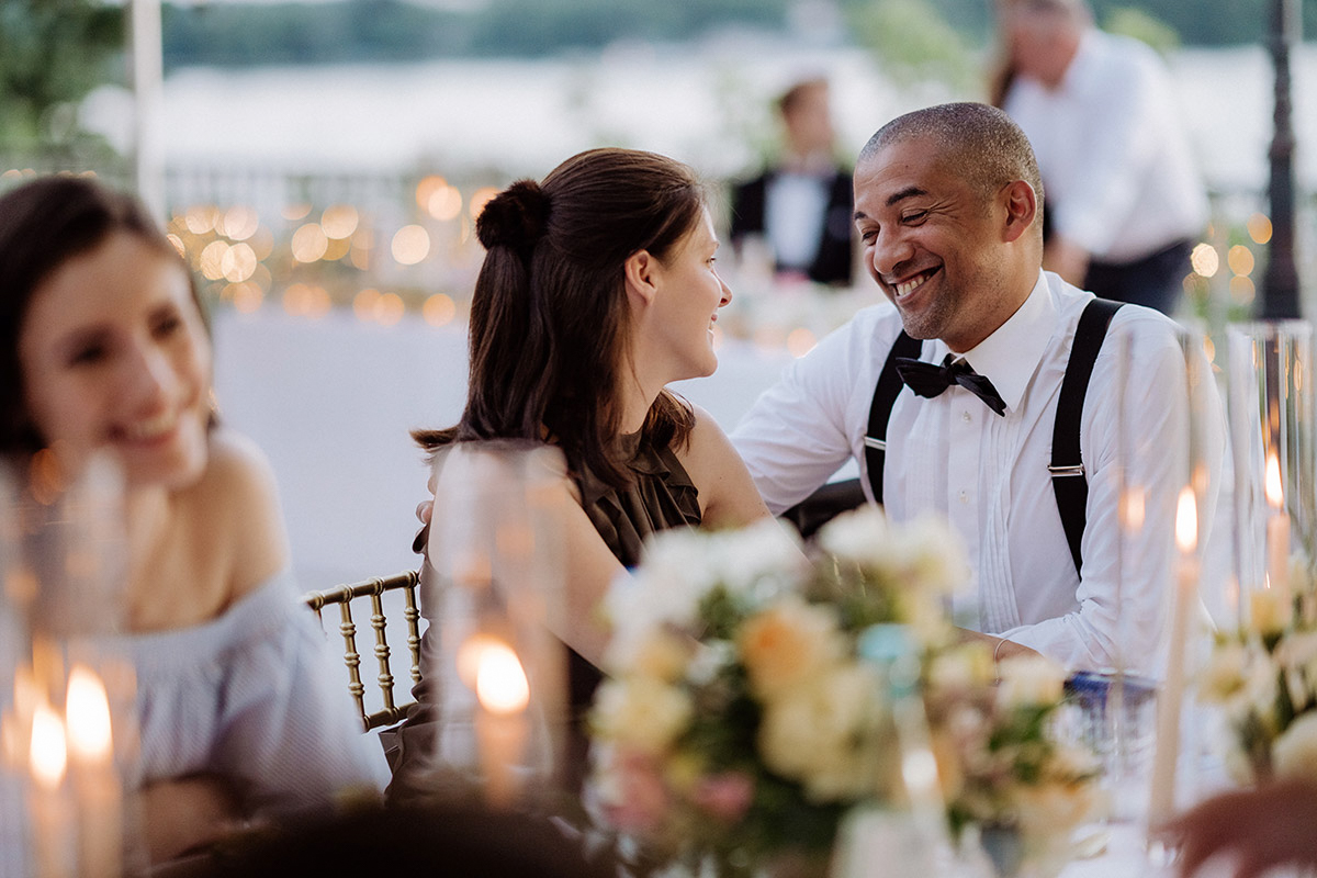 Gäste auf der Feier