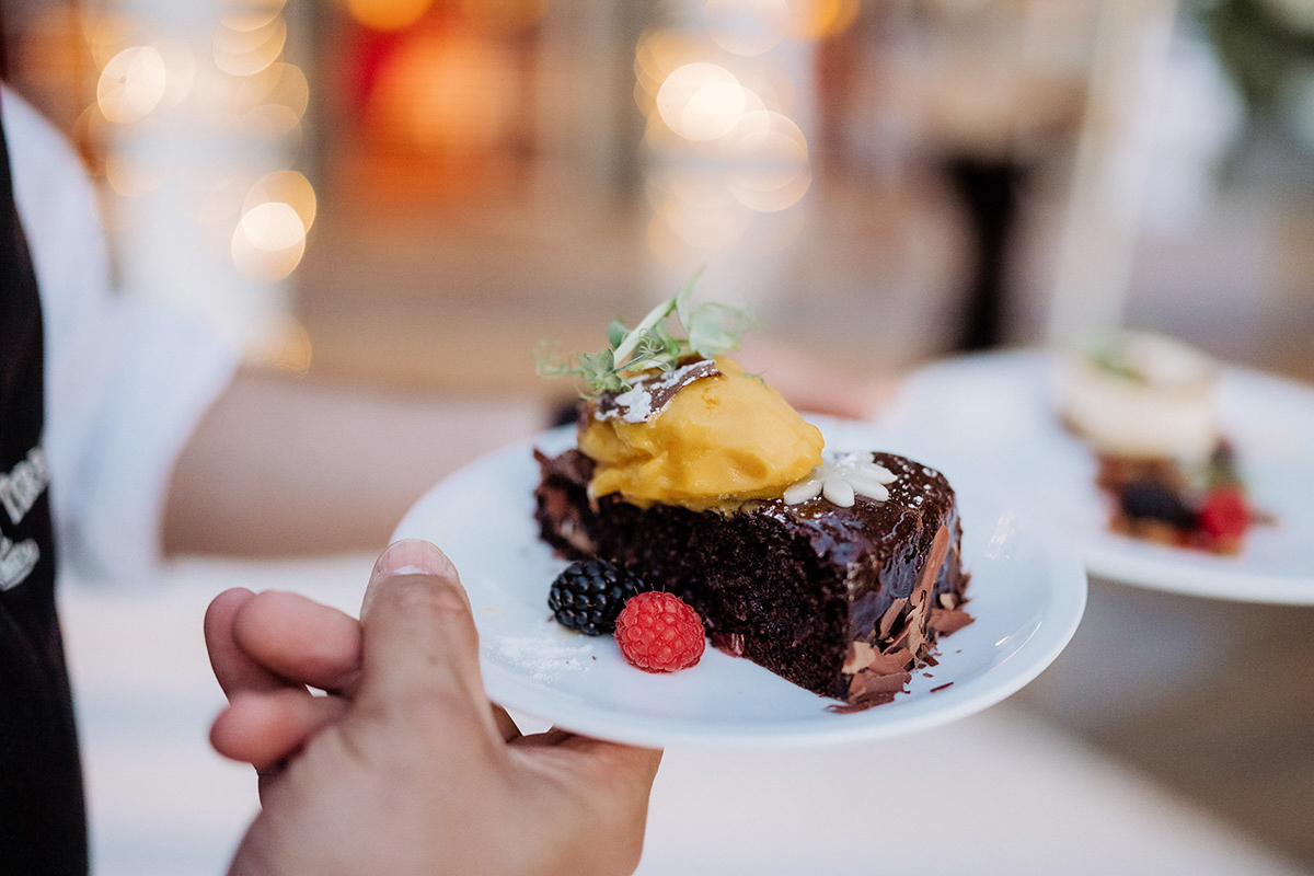 Dessert Schokotorte mit Eis