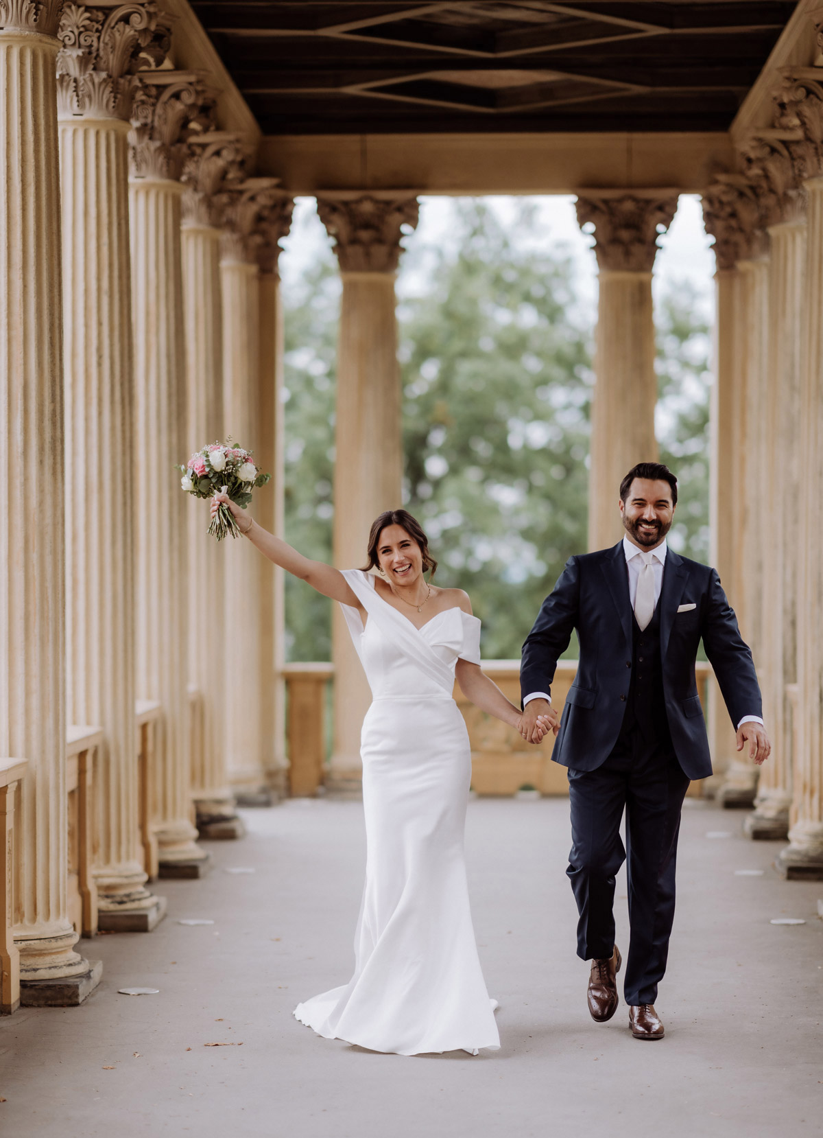 Brautpaar feiert seine Standesamt Potsdam Hochzeit im Schloss Belvedere auf dem Pfingstberg