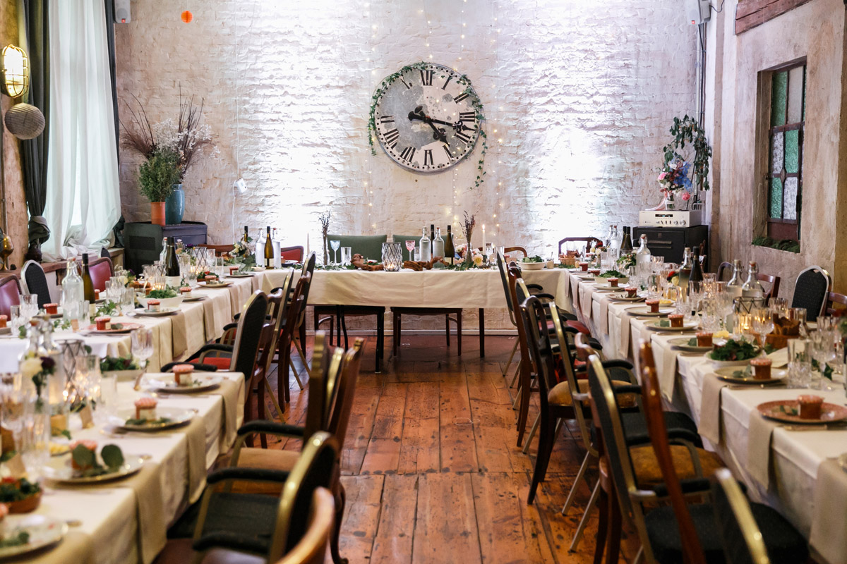 Übersichtsaufnahme Feierraum Hochzeitslocation Berlin Friedrichshain Old Smithy's Dizzle